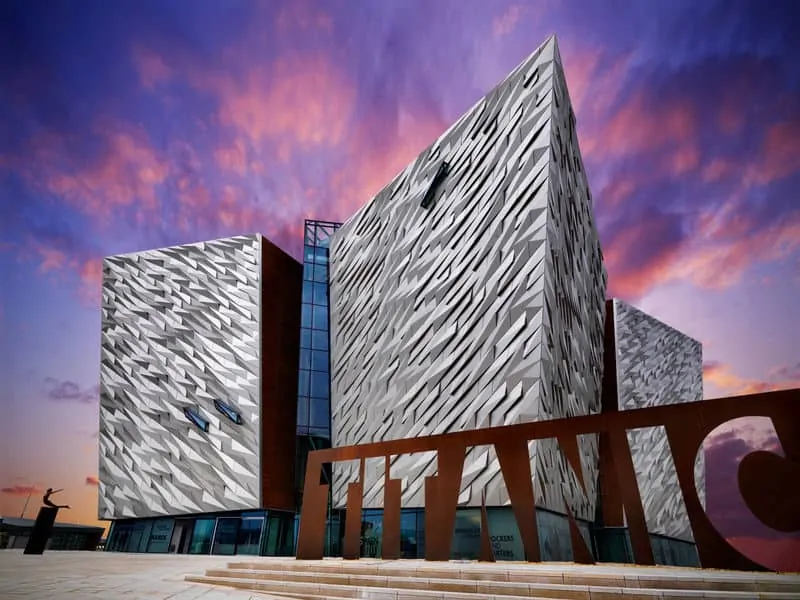 Titanic Museum Belfast; Irlands Sehenswürdigkeit