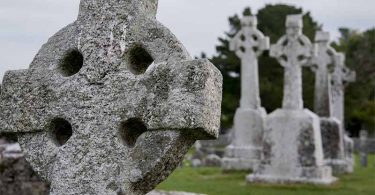 religionen in irland kreuz
