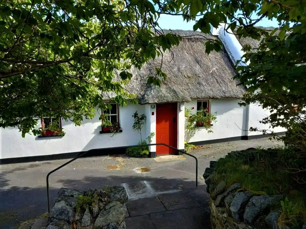 Tully Cross Thatched Cottage