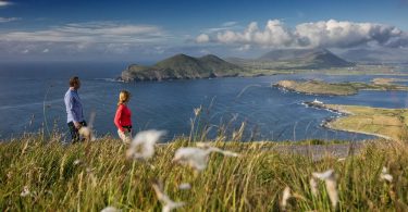 Blick vom Geokaun Mountain auf die Skelligs